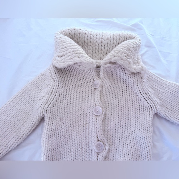 Super soft, cozy off-white wool cardigan with large button up Peter Pan collar - Picture 10 of 13